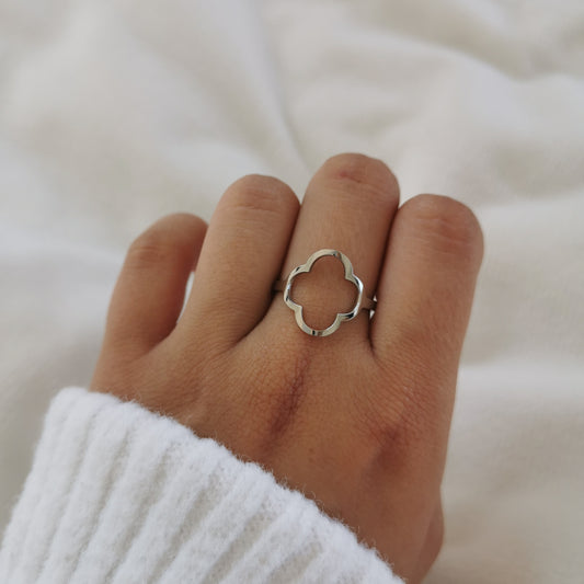 BAGUE JUNE
